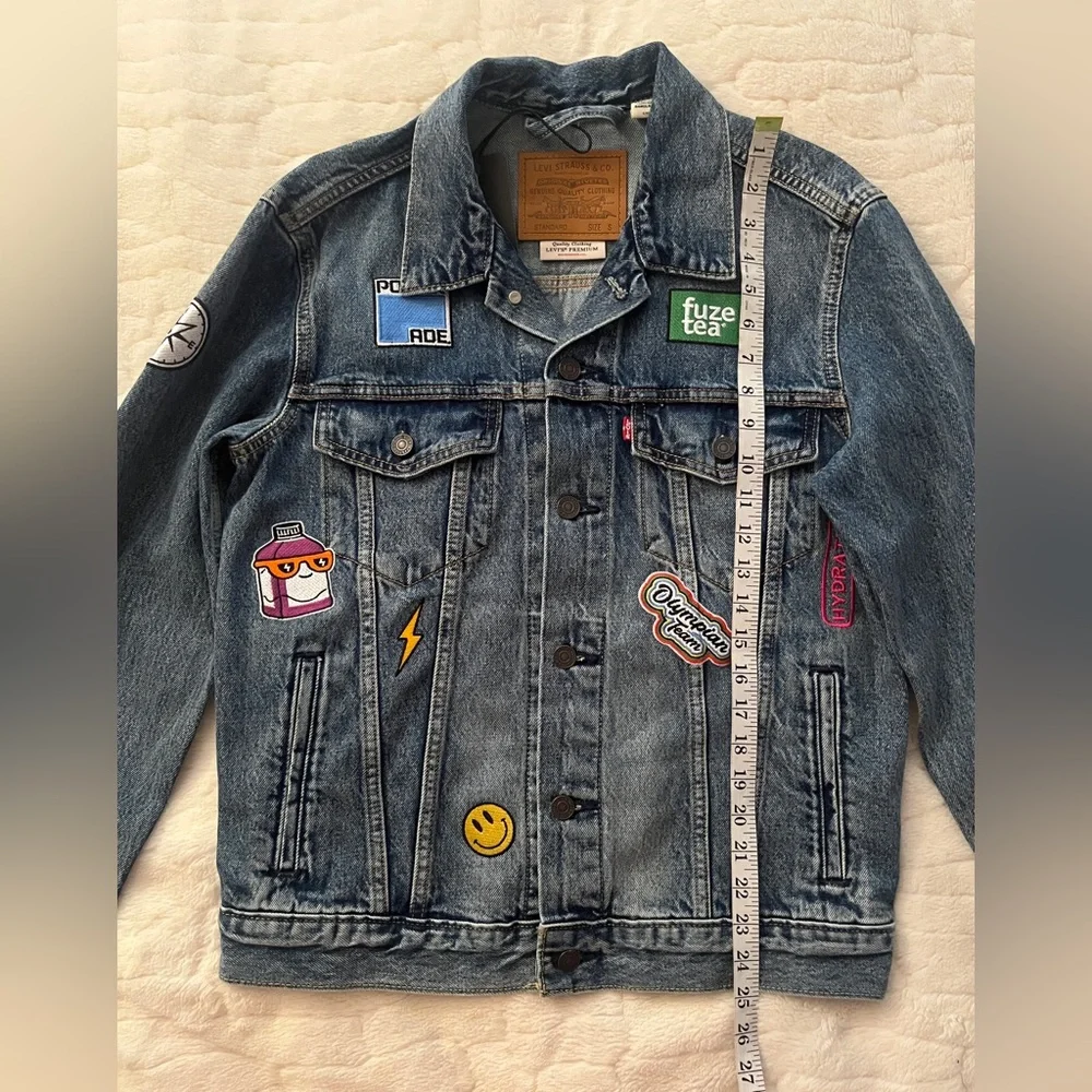 Levi's Limited Macys Exclusive All Over Embellished Trucker Jacket size S . RARE